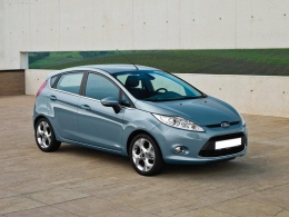 Ford Fiesta (sau similar)