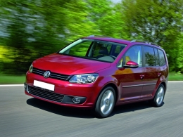 VW Touran Automatic (6+1 locuri) (sau similar)